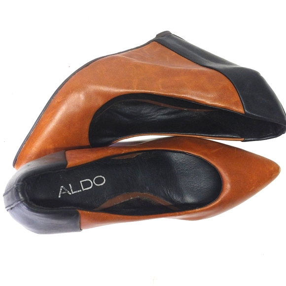 Aldo Shoes - Aldo Two-Toned Almond Toe Black And Brown Wedges l Size 7.5 - 38 EU